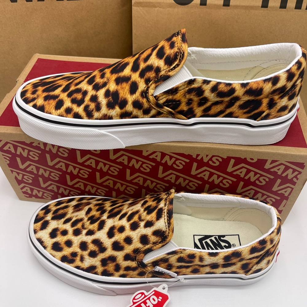 Vans WMNS Leopard Print Women's Slip-On Shoes Classic Slip-On (Leopard) Black/Tr